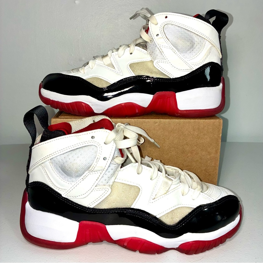 Nike Air Jordan Jumpman Two Trey Boys Sneakers DQ8431-106 Size 5.5Y